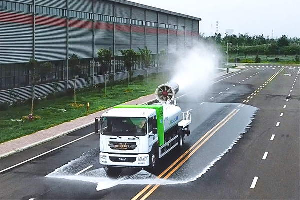 助構(gòu)綠色交通系統(tǒng) 銀隆抑塵車斬獲“2021中國商用車卓越產(chǎn)品獎”