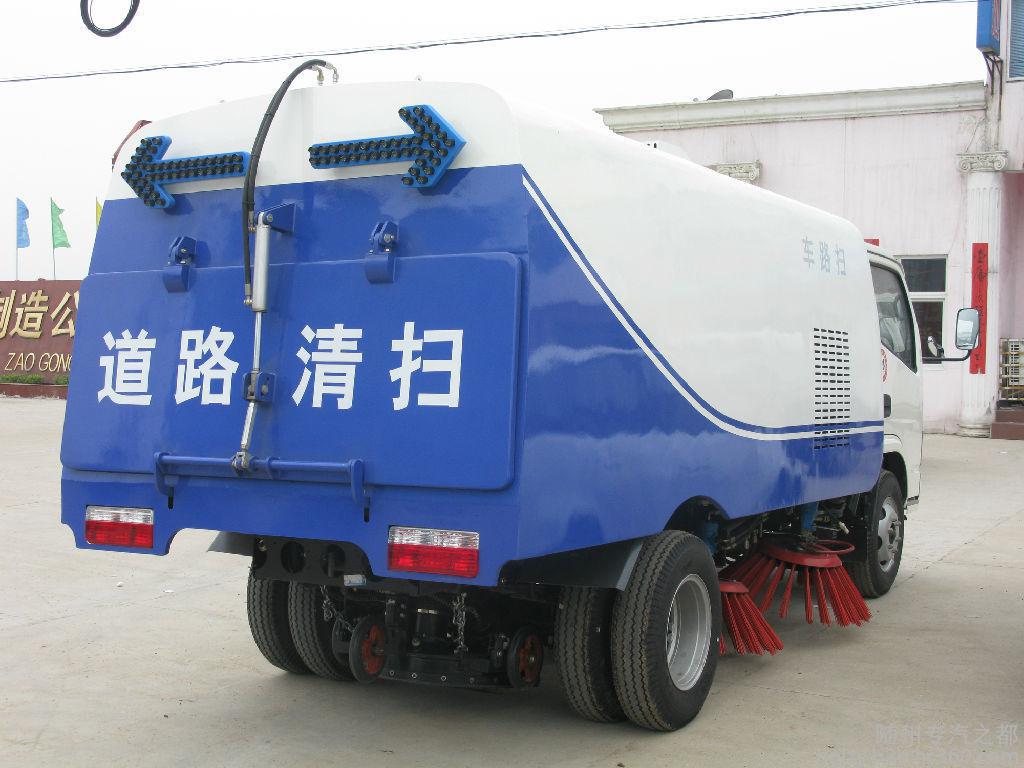 中聯(lián)重科10方路面清掃車與防撞緩沖車報價解析